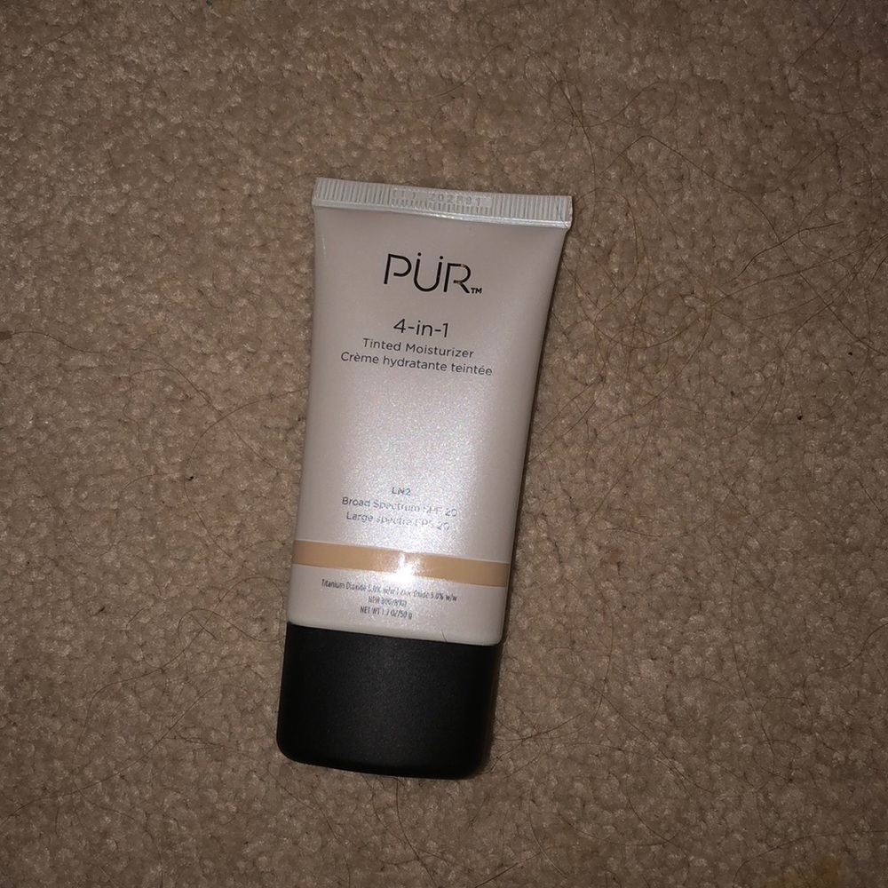 FULL PUR Cosmetics 4-in-1 Tinted Moisturizer